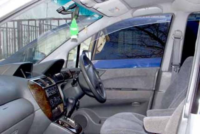 1999 Mitsubishi Chariot Grandis
