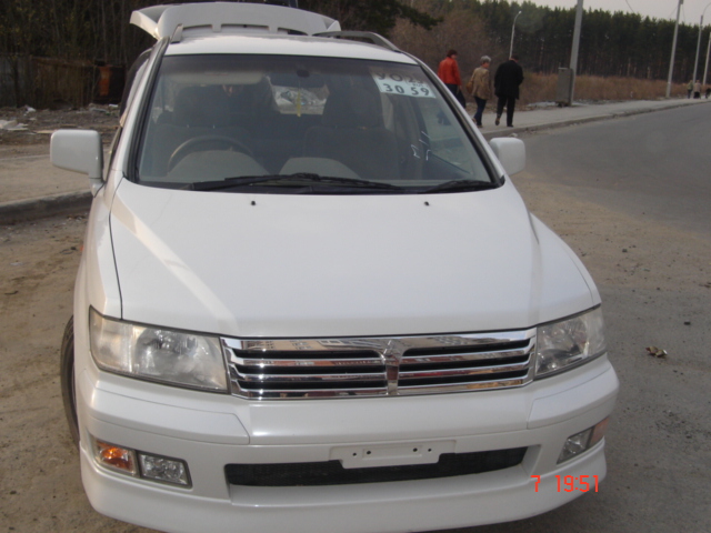 1999 Mitsubishi Chariot Grandis