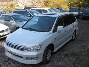 1999 Mitsubishi Chariot Grandis