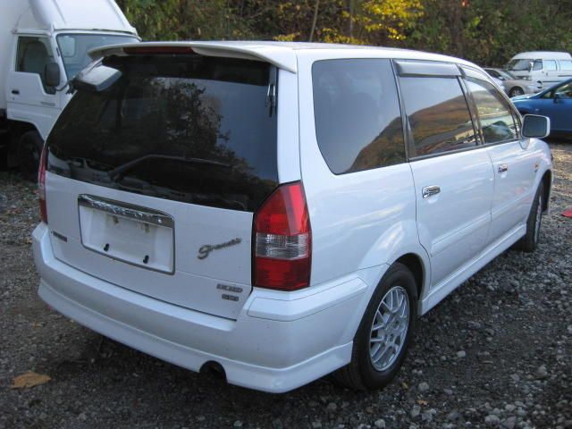1999 Mitsubishi Chariot Grandis
