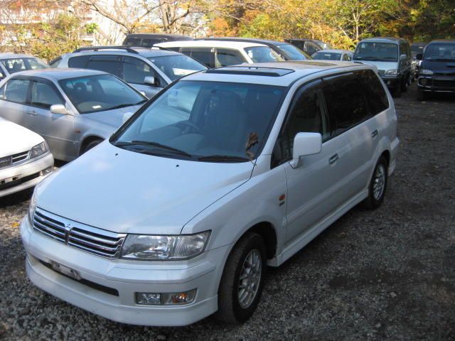 1999 Mitsubishi Chariot Grandis