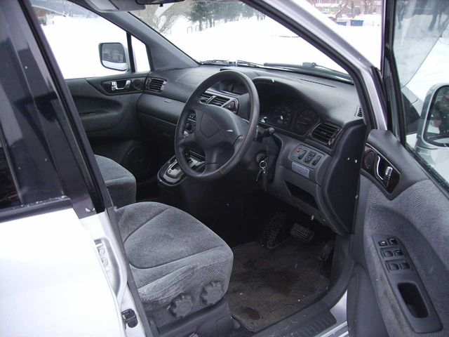 1999 Mitsubishi Chariot Grandis