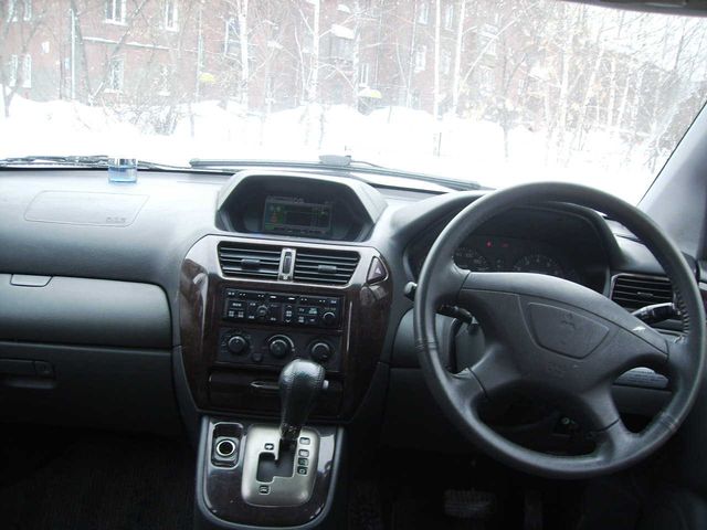 1999 Mitsubishi Chariot Grandis