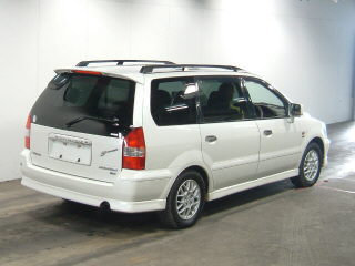 1999 Mitsubishi Chariot Grandis Pictures