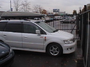 1999 Mitsubishi Chariot Grandis