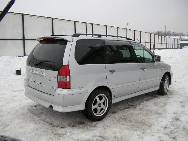 1999 Mitsubishi Chariot Grandis Photos
