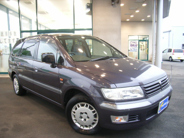 1999 Mitsubishi Chariot Grandis Pictures