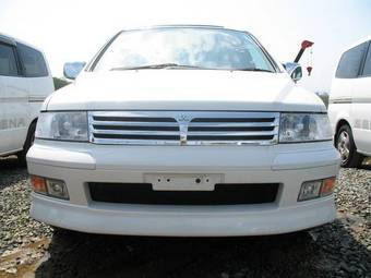 1999 Mitsubishi Chariot Grandis Images