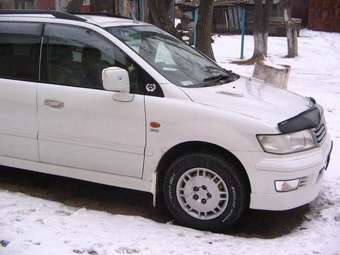 1999 Mitsubishi Chariot Grandis Pictures