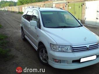1999 Mitsubishi Chariot Grandis Pictures