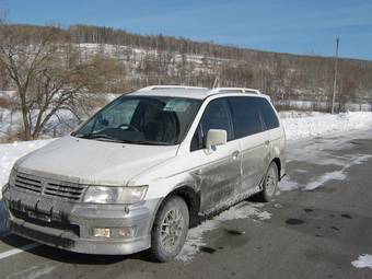 1999 Mitsubishi Chariot Grandis Images