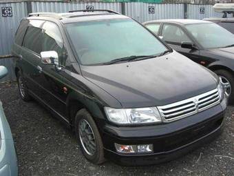 1999 Mitsubishi Chariot Grandis Photos