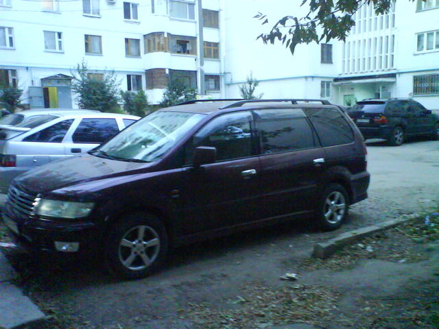 1999 Mitsubishi Chariot Grandis