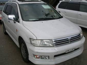 1999 Mitsubishi Chariot Grandis Images