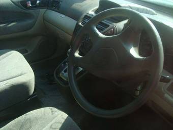 1999 Mitsubishi Chariot Grandis Pictures