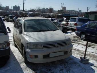 1999 Mitsubishi Chariot Grandis Photos