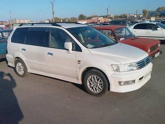 1999 Mitsubishi Chariot Grandis Pictures