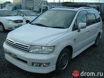 1999 Mitsubishi Chariot Grandis Pictures