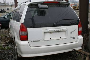 1999 Mitsubishi Chariot Grandis Pics