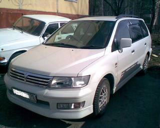 1999 Mitsubishi Chariot Grandis Images