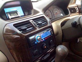 1999 Mitsubishi Chariot Grandis Pictures