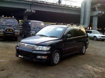 1999 Mitsubishi Chariot Grandis Photos