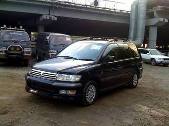 1999 Mitsubishi Chariot Grandis Pictures