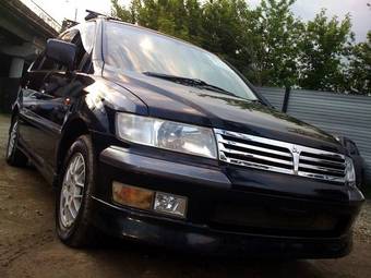 1999 Mitsubishi Chariot Grandis Photos