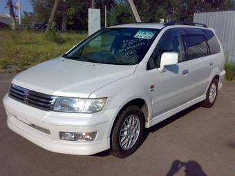 1999 Mitsubishi Chariot Grandis