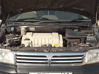 1999 Mitsubishi Chariot Grandis Pics