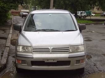 1999 Mitsubishi Chariot Grandis Photos