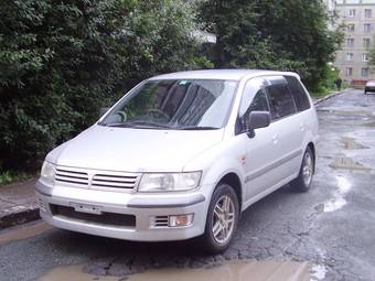 1999 Mitsubishi Chariot Grandis Photos
