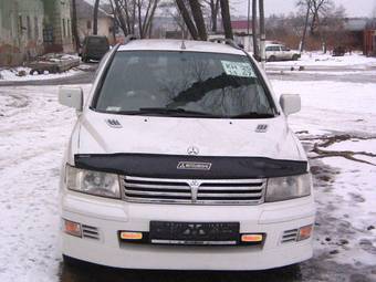 1999 Mitsubishi Chariot Grandis Pictures