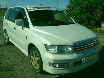 1999 Mitsubishi Chariot Grandis Photos