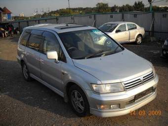 1999 Mitsubishi Chariot Grandis Photos