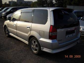 1999 Mitsubishi Chariot Grandis Photos