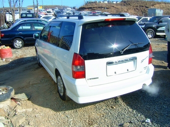 2000 Mitsubishi Chariot Grandis