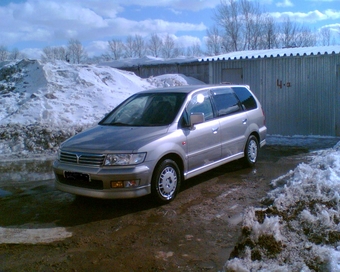 Mitsubishi Chariot Grandis