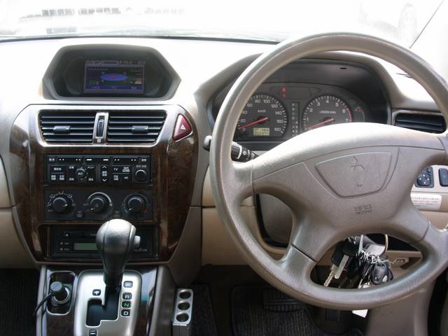 2000 Mitsubishi Chariot Grandis