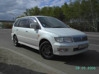 2000 Mitsubishi Chariot Grandis