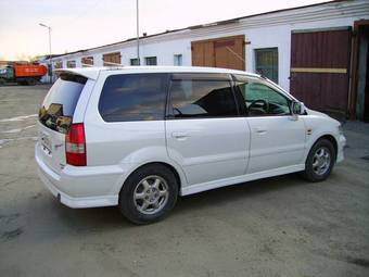 2000 Mitsubishi Chariot Grandis