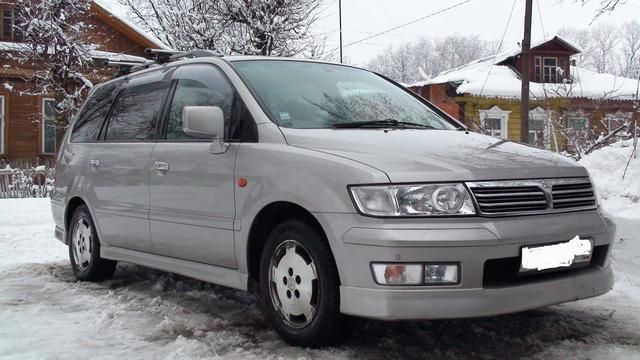 2000 Mitsubishi Chariot Grandis