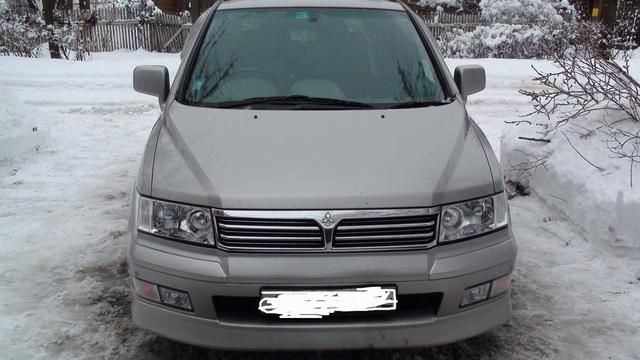 2000 Mitsubishi Chariot Grandis