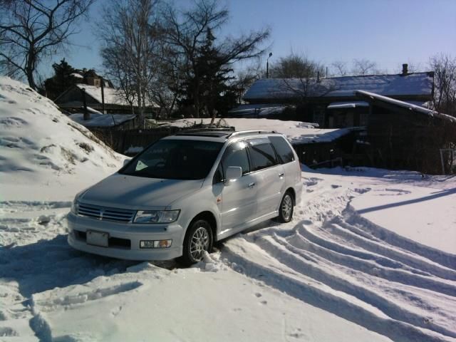 2000 Mitsubishi Chariot Grandis