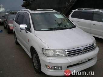 2000 Mitsubishi Chariot Grandis