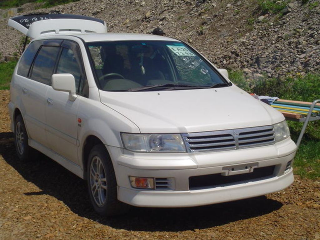 2000 Mitsubishi Chariot Grandis