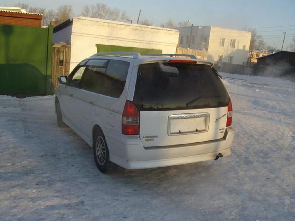 2000 Mitsubishi Chariot Grandis