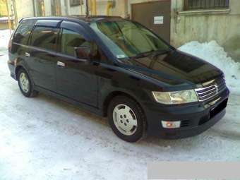 2000 Mitsubishi Chariot Grandis Images