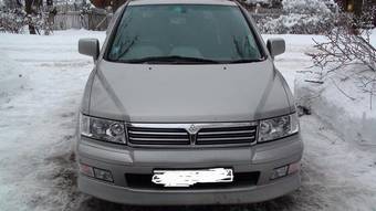 2000 Mitsubishi Chariot Grandis Pictures