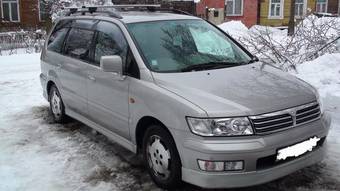 2000 Mitsubishi Chariot Grandis Pics